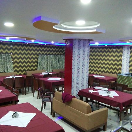 Hotel Singh International Basti Esterno foto